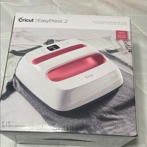 Cricut EasyPress 2 - Rose and White
